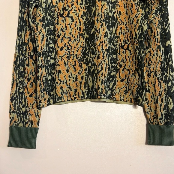 GIANNI Contrast Turtleneck Sweater - Picture 3 of 11